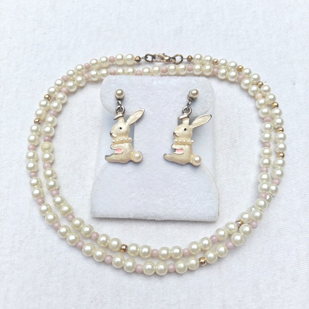 Vintage Style Faux Pearl Pink Bead Necklace & Enamel Bunny Earring Jewelry Set